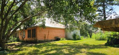 Sideview of house