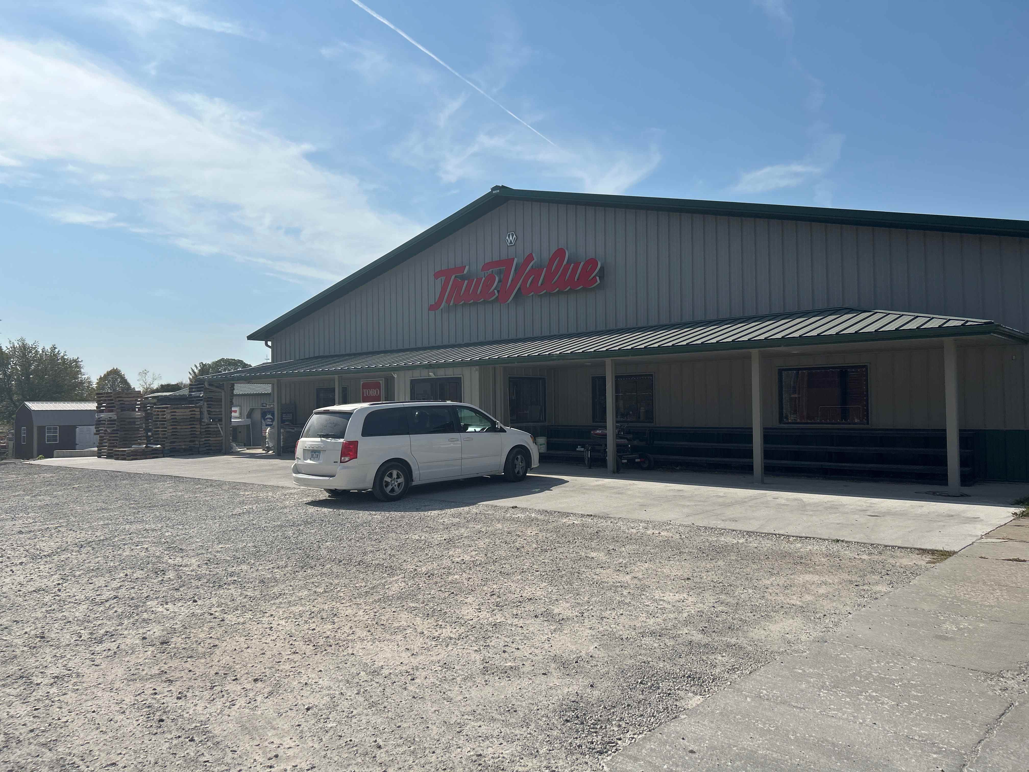 Braden Front of Building and Parking
