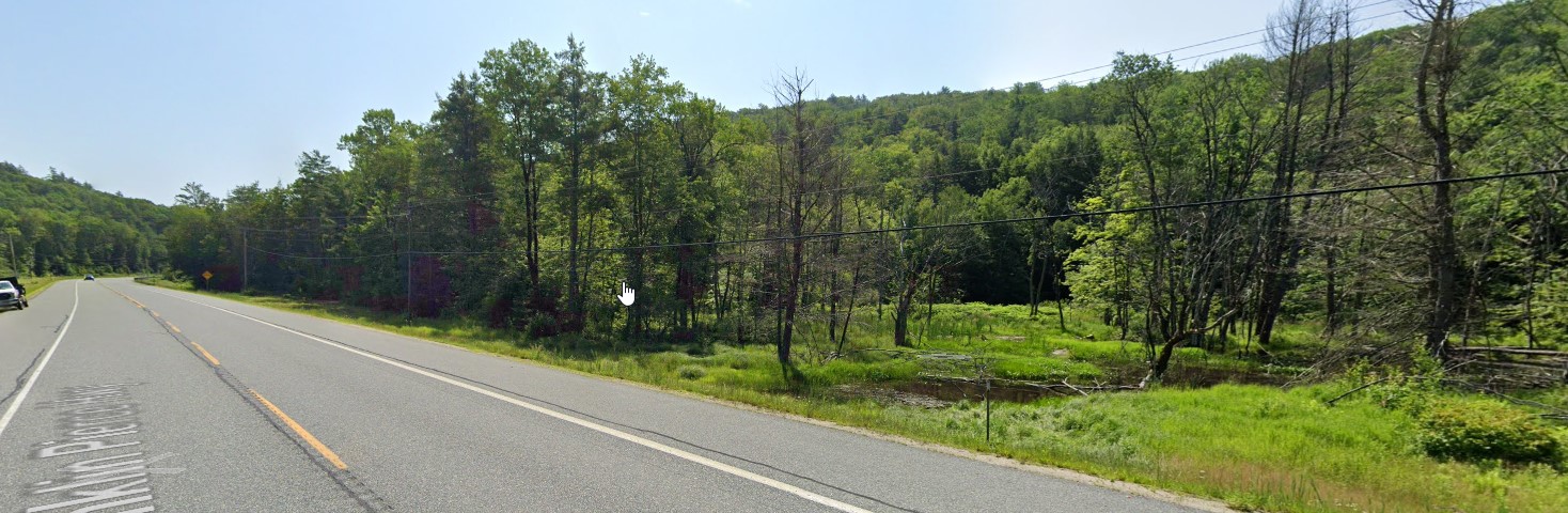 Looking from Rte 9 to the right at the Keene/Roxbury Line