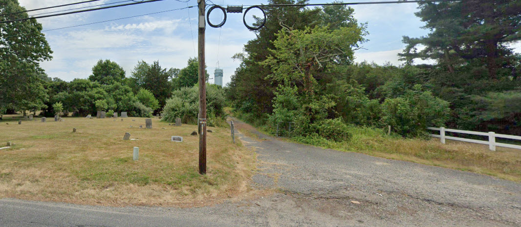 Looking in from Wyckoff Mills Road towards the subject property
