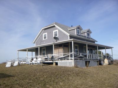 2,440 (1,217 living) sq. ft. 4 bedroom, 2 bathroom Single Family Residence built in 1922