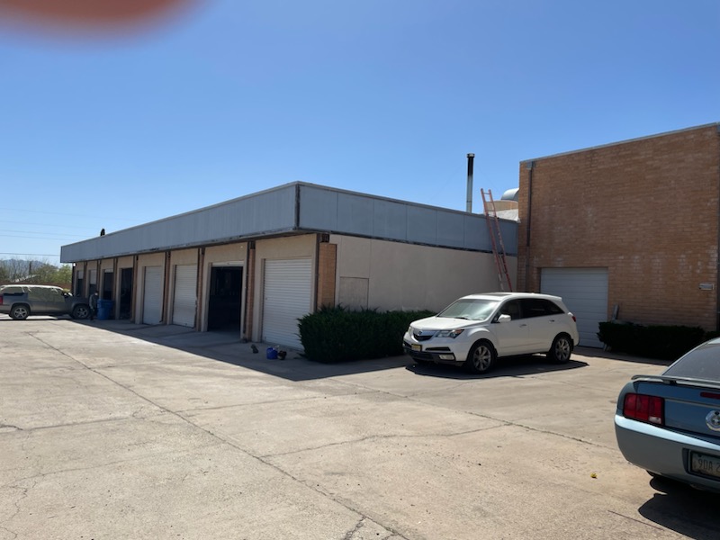 8 stall garage bay