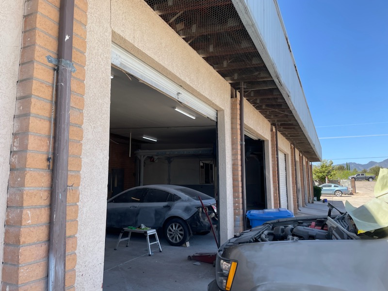 Right side view of garage bay