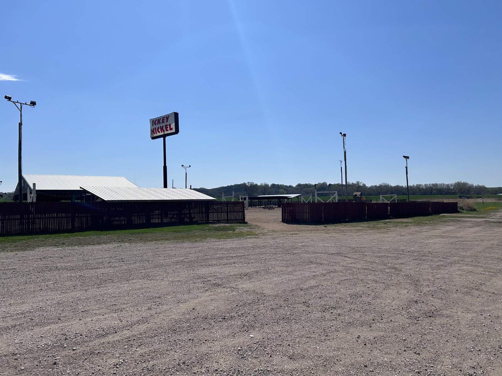 Front gravel lot and front of commercial building