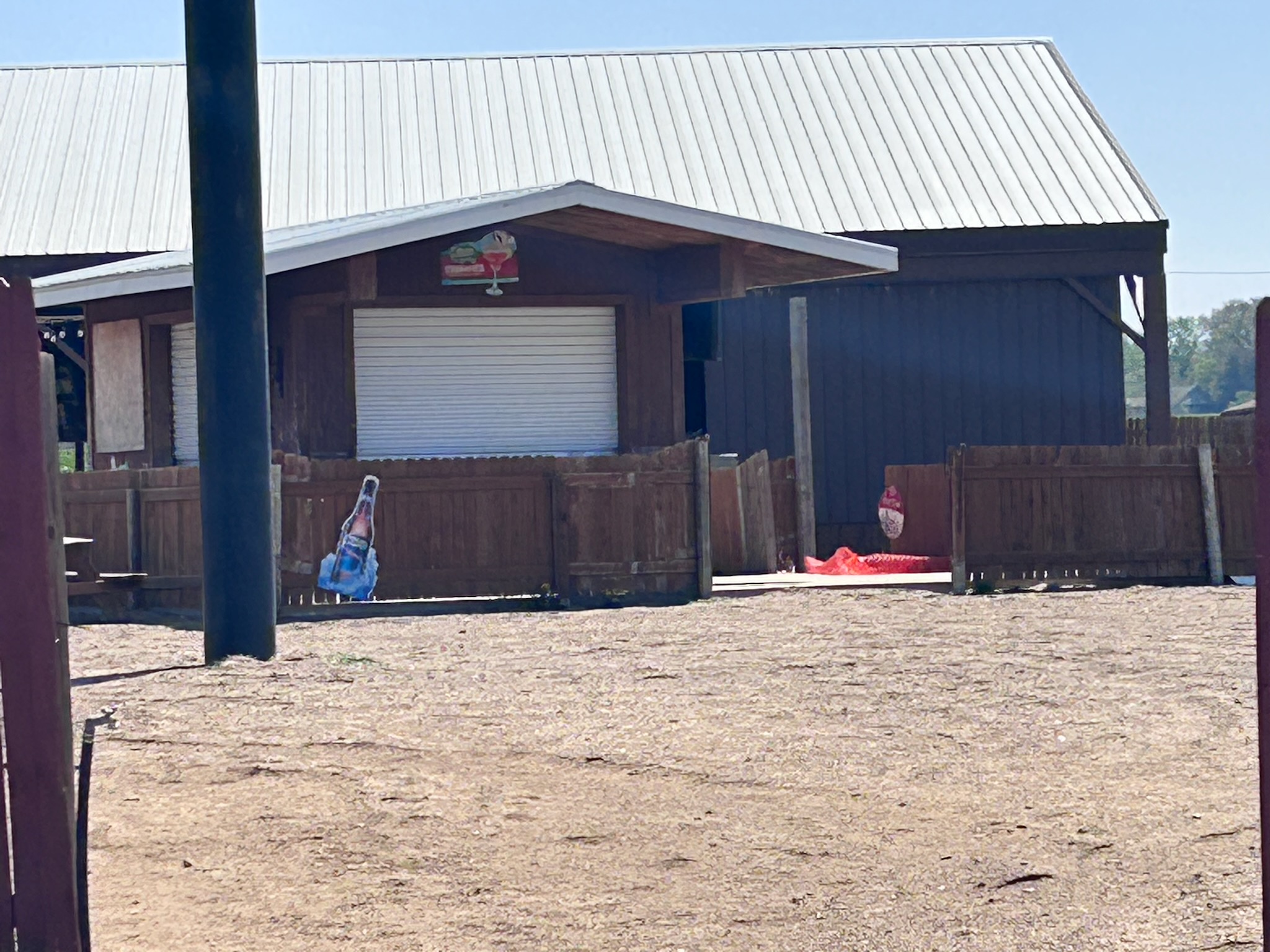 Small concession type building
