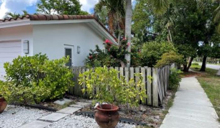 View of side of home