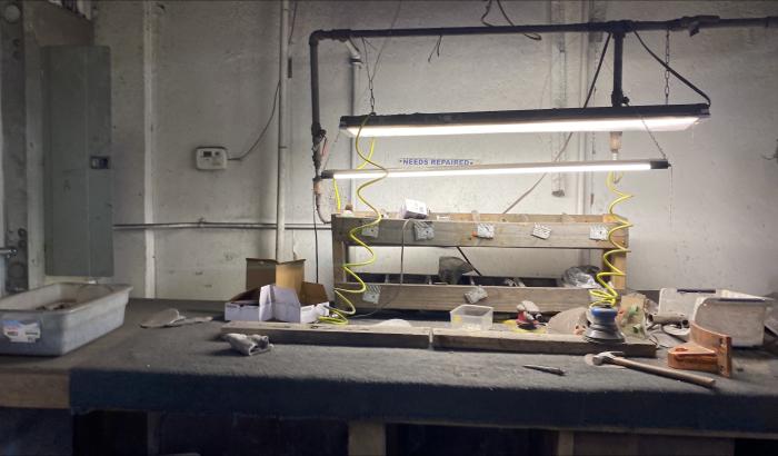 Work bench in 1 of the buildings