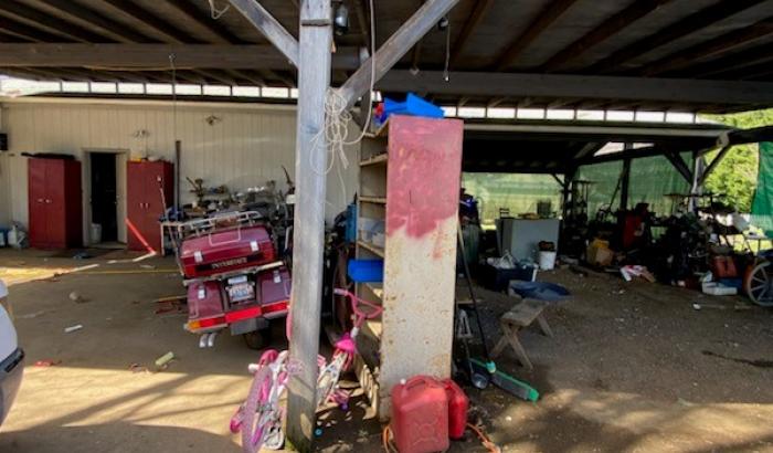 Another view of the carport in the back