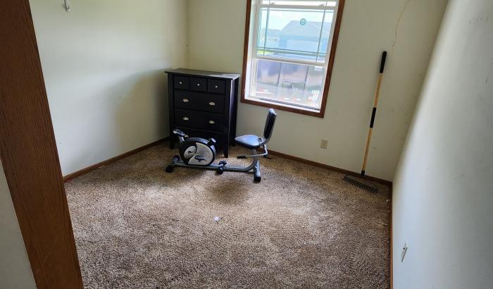 2nd bedroom