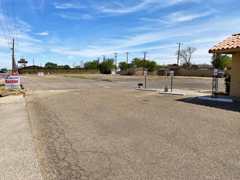 Commercial Building with Lots of Parking! - Lubbock, TX photo 3
